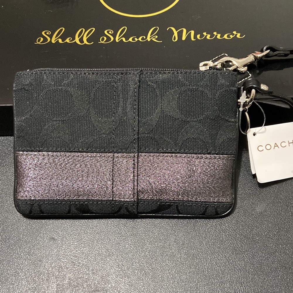 Coach wristlet - Picture 5 of 7